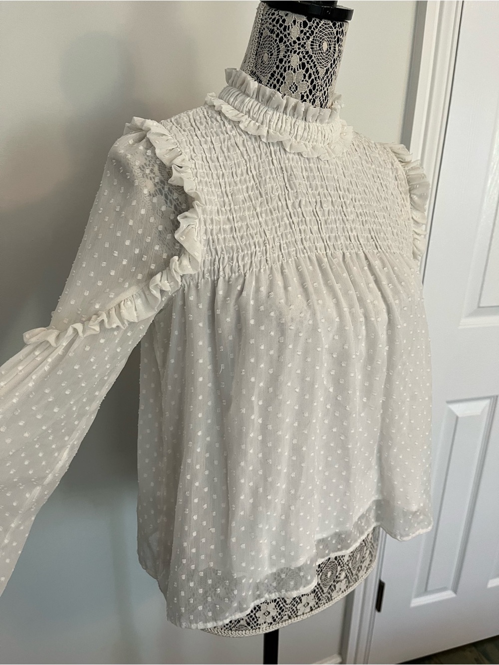Zara White Swiss Dot Ruffle Mock Neck Sleeveless Blouse - Picture 3 of 6
